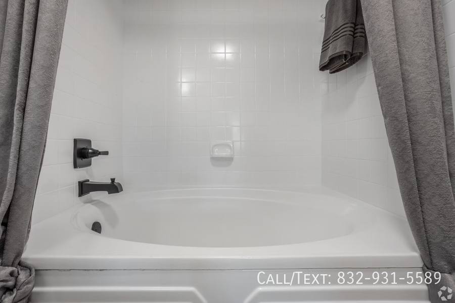 Apartment for rent at 398 Bammel Westfield Rd #LVE2, Houston, TX 77090
