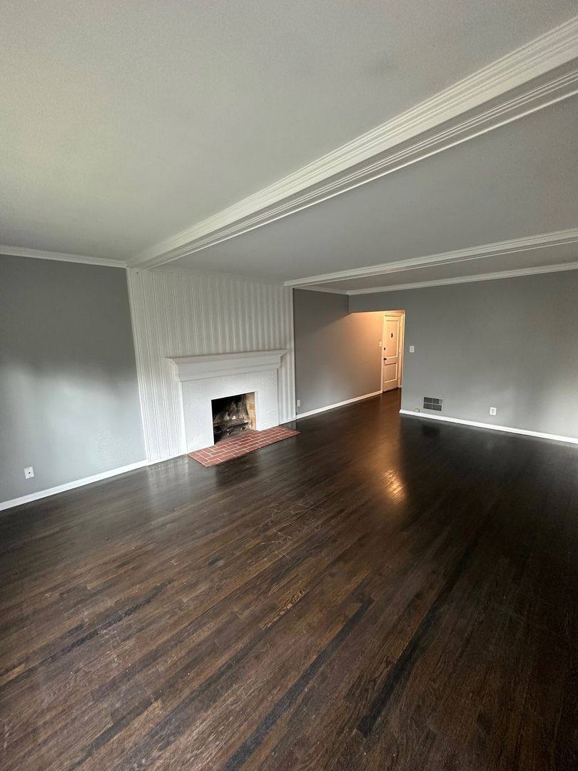Apartment for rent at 1366 Beverly Glen Blvd, Los Angeles, CA 90024