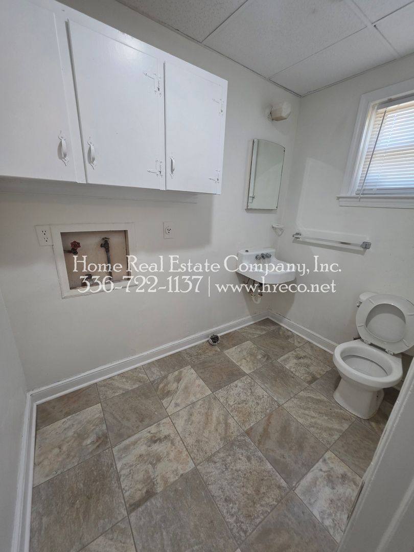 Townhouse for rent at 1601 W NW Blvd, Winston Salem, NC 27104