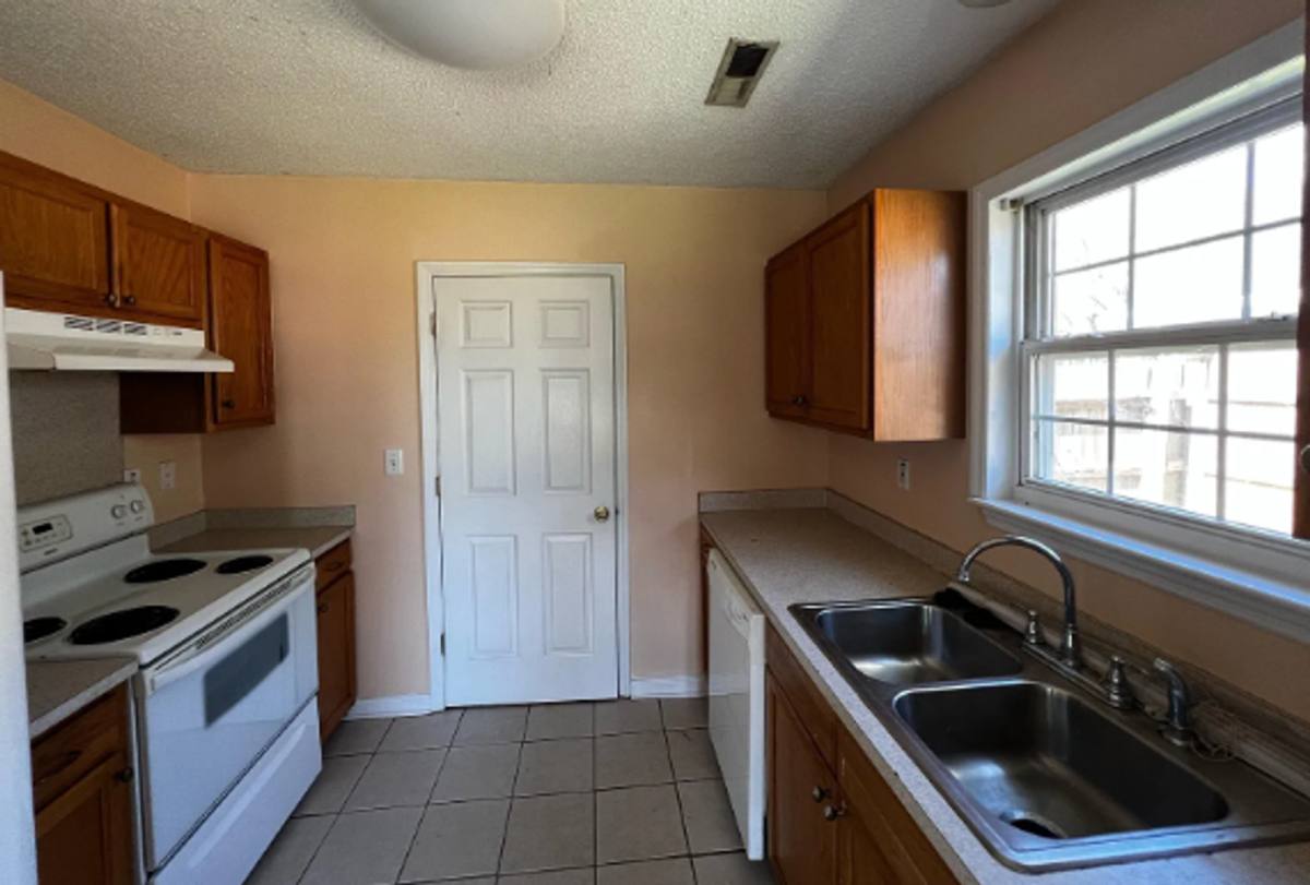 House for rent at 667 Ponderosa Dr, Charleston, SC 29414