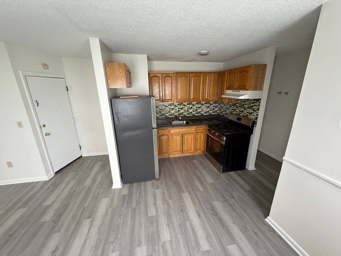 Apartment for rent at 79 Orange St #1E, New Britain, CT 06053