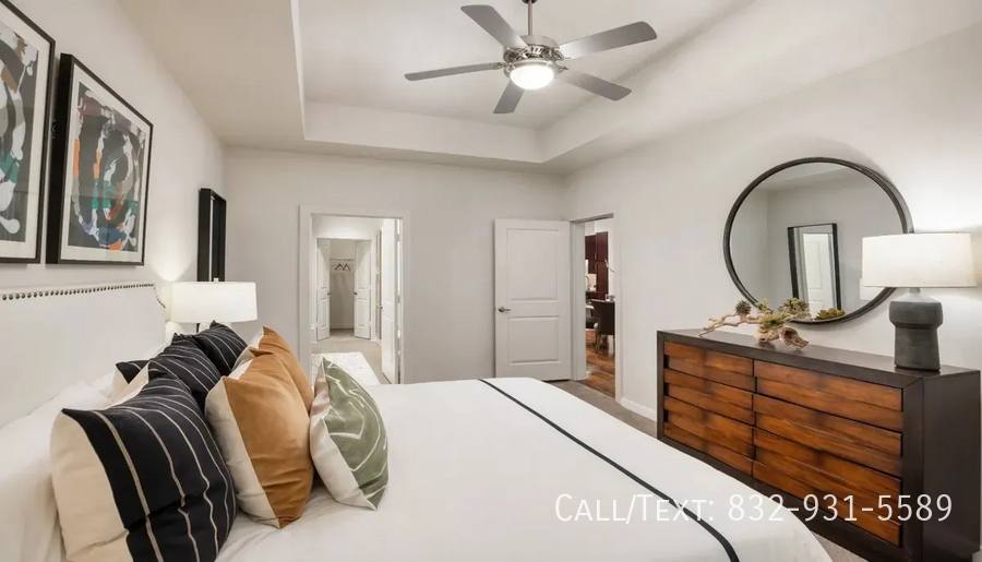 Apartment for rent at 500 Sage Rd #19YT2, Houston, TX 77056