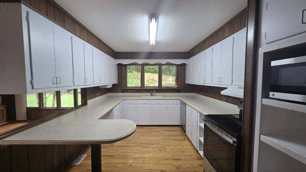 House for rent at 139 Eight Point Dr, Sylva, NC 28779