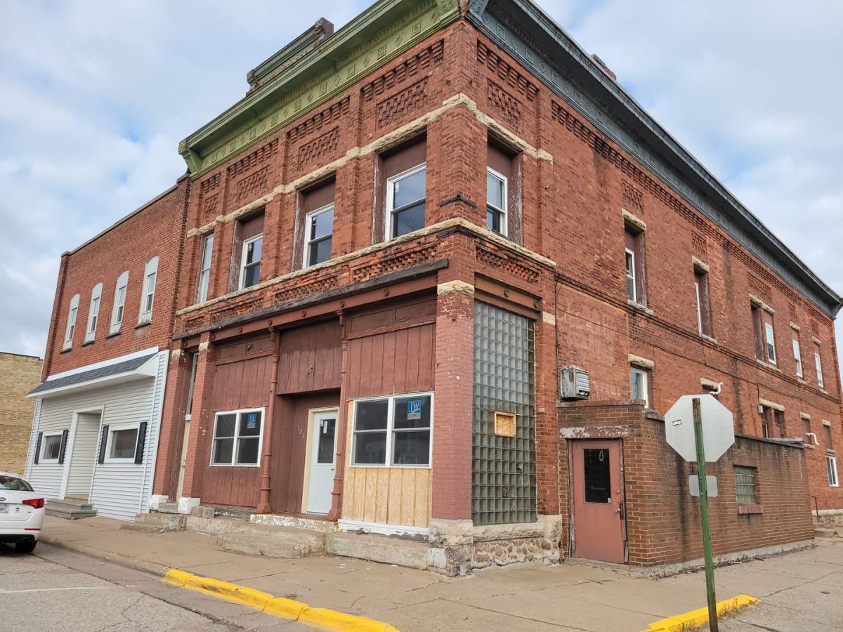 Apartment for rent at 100 W Vinal St, Wittenberg, WI 54499