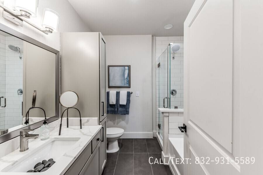 Apartment for rent at 552 Gillette St #SS1, Houston, TX 77019