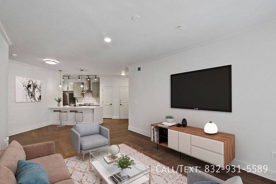 Apartment for rent at 552 Gillette St #SS1, Houston, TX 77019