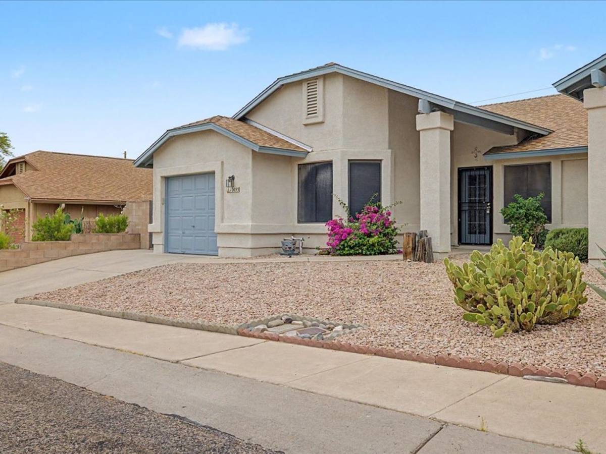Townhouse for rent at 10055 E Desert Aire Dr, Tucson, AZ 85730