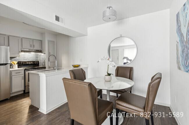 Apartment for rent at 2301 W 18th St #VAS1, Houston, TX 77008