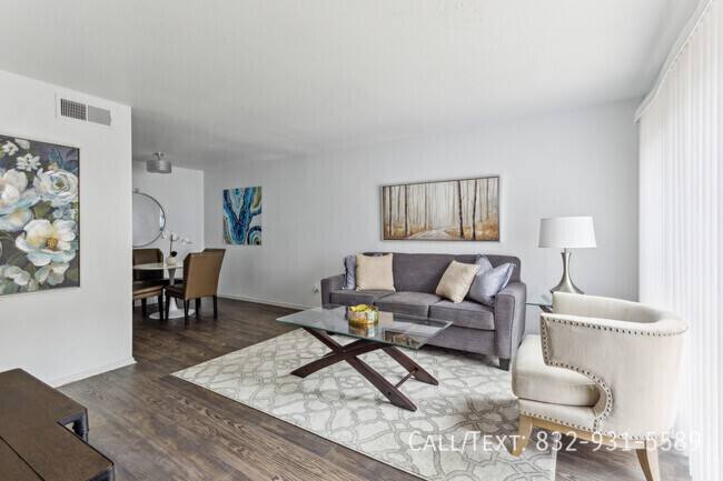 Apartment for rent at 2301 W 18th St #VAS1, Houston, TX 77008