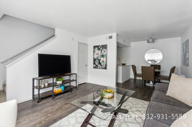 Apartment for rent at 2301 W 18th St #VAS1, Houston, TX 77008