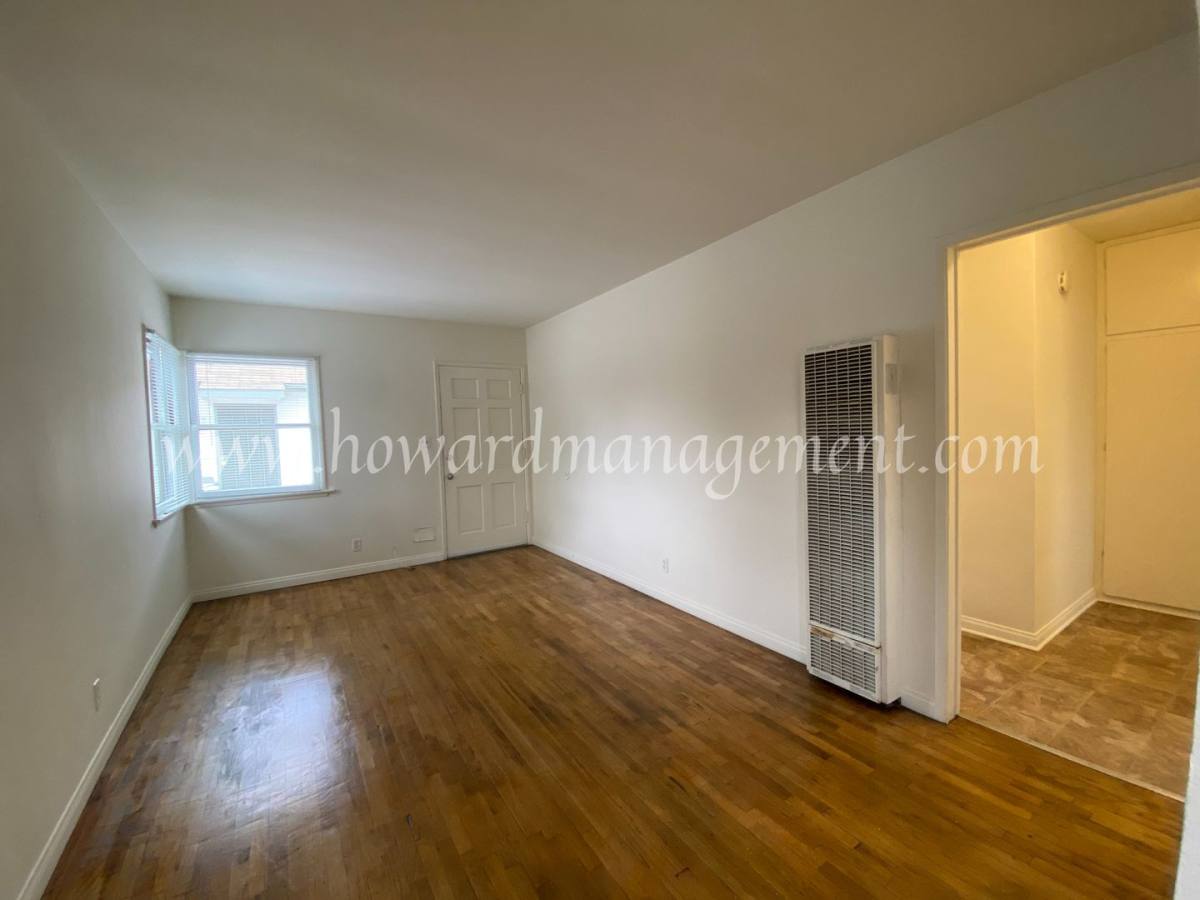 Apartment for rent at 4440 S Centinela Ave, Los Angeles, CA 90066
