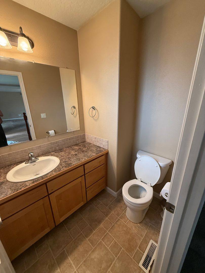 House for rent at 1124 N Newcreek, Meridian, ID 83642