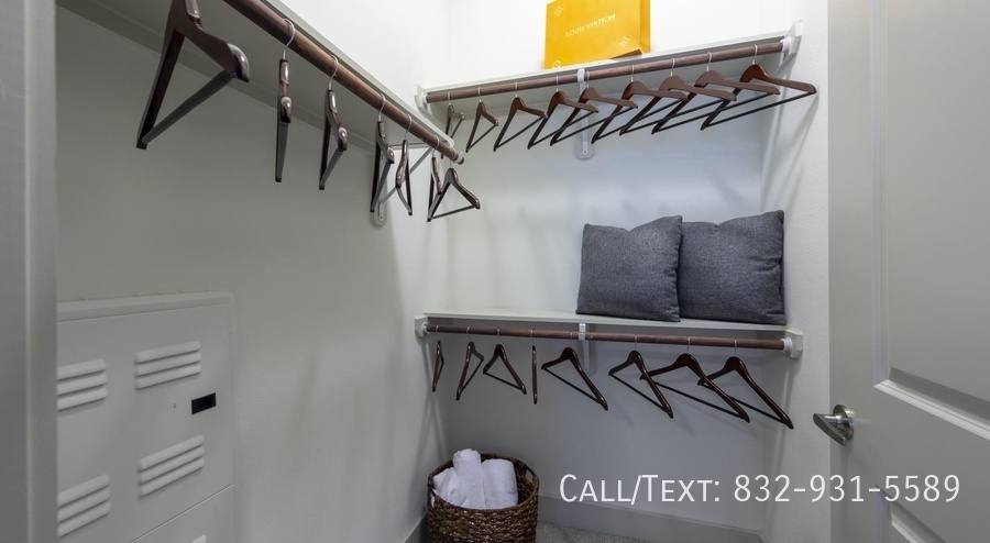 Apartment for rent at 4101 Greeley St #ECM, Houston, TX 77006