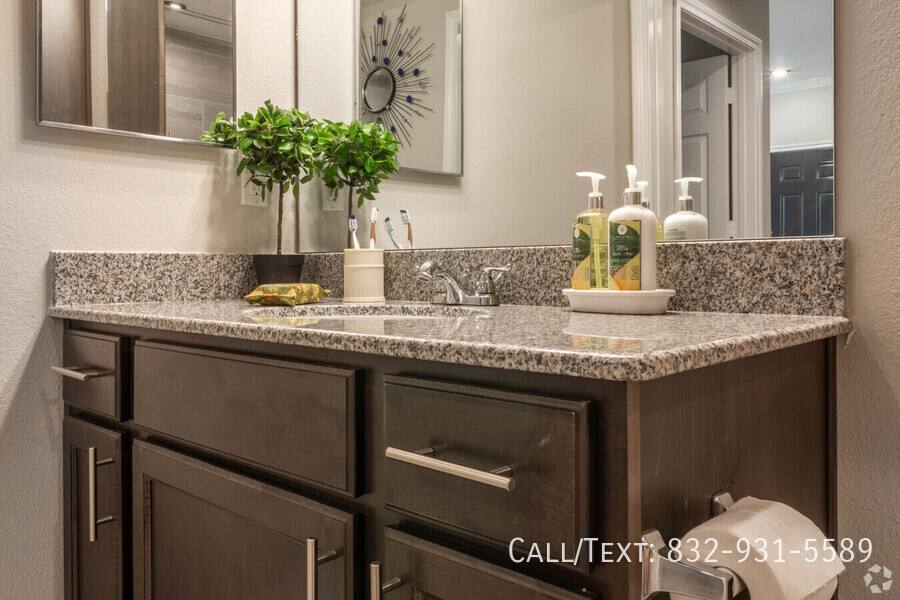 Apartment for rent at 10896 W Bellfort Ave #AASF, Houston, TX 77099