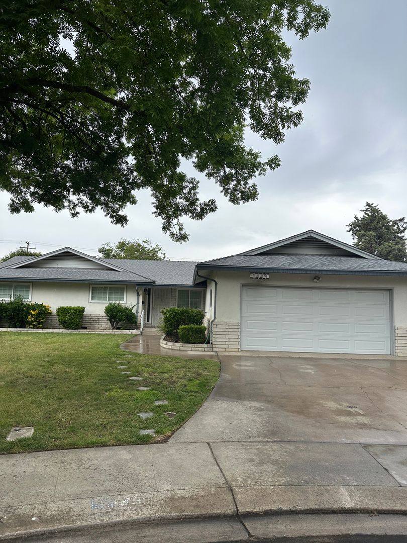 House for rent at 1449 Pulaski Way, Modesto, CA 95355