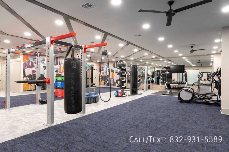 Apartment for rent at 1046 Taft St #AROS1, Houston, TX 77019