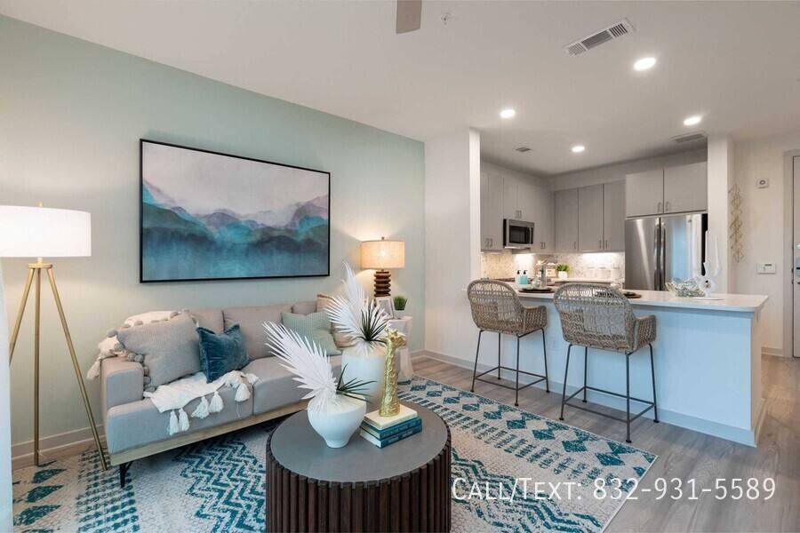 Apartment for rent at 1046 Taft St #AROS1, Houston, TX 77019
