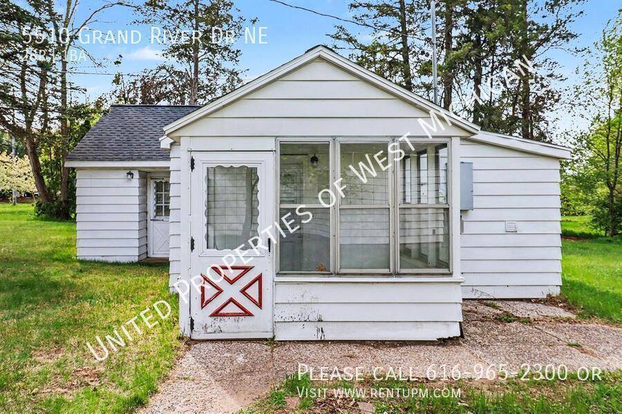 House for rent at 5510 Grand River Dr NE, Grand Rapids, MI 49525