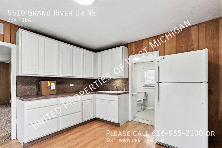 House for rent at 5510 Grand River Dr NE, Grand Rapids, MI 49525