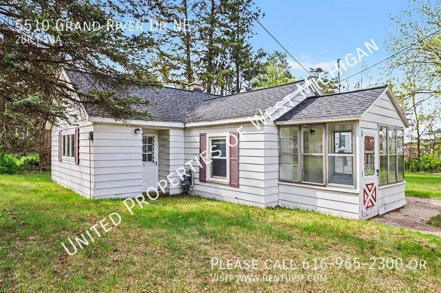 House for rent at 5510 Grand River Dr NE, Grand Rapids, MI 49525