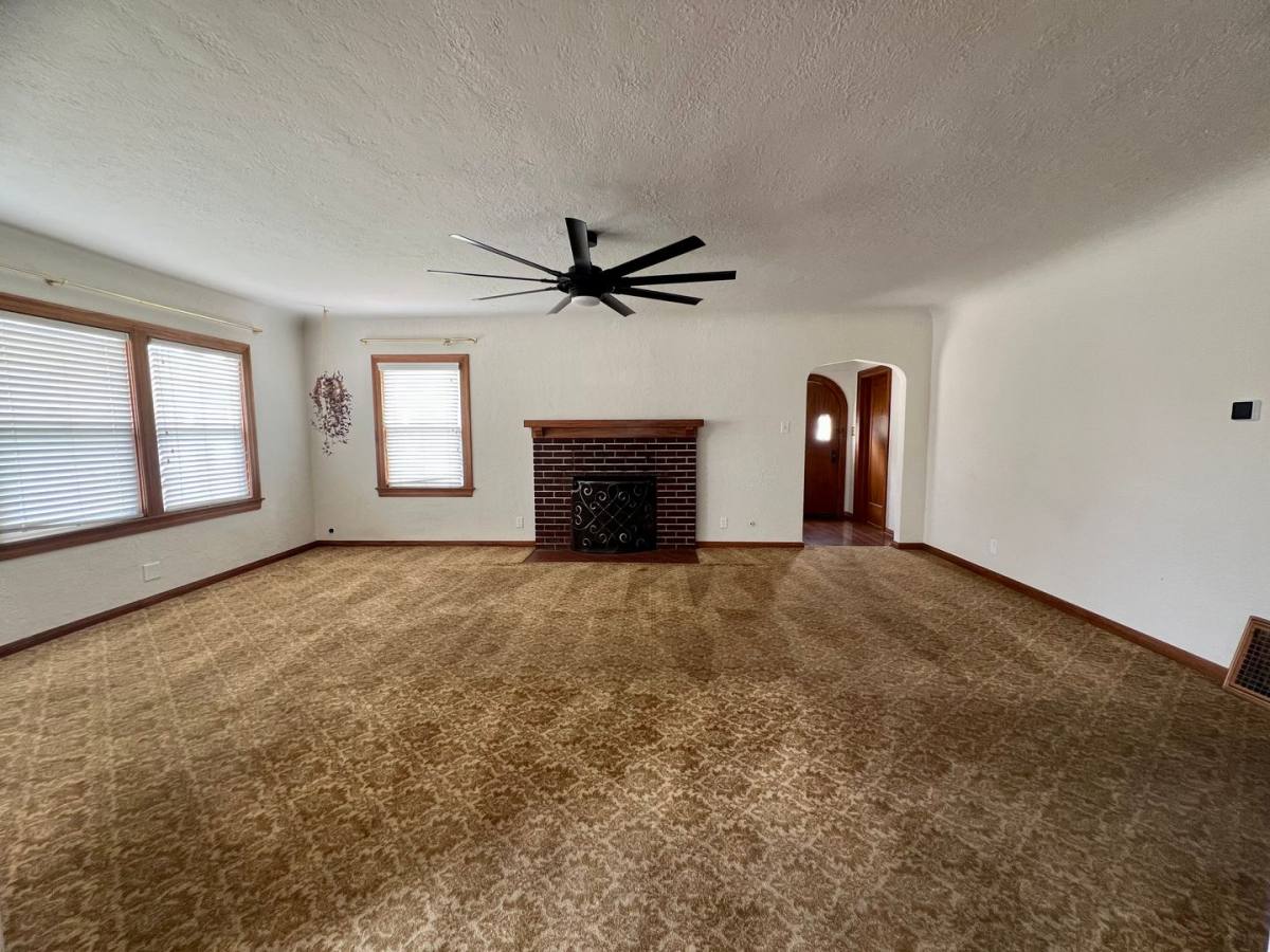 Townhouse for rent at 790 E San Joaquin Ave, Tulare, CA 93274