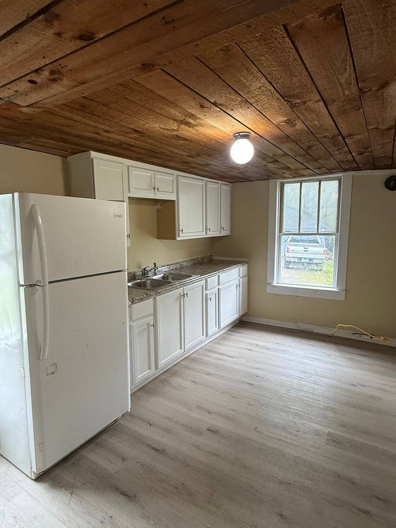 Apartment for rent at 816 Voluntown Rd, Jewett City, CT 06351