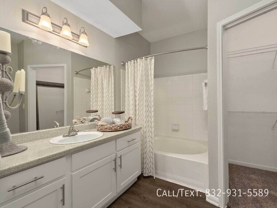 Apartment for rent at 773 Holmes Rd #AMC, Houston, TX 77045
