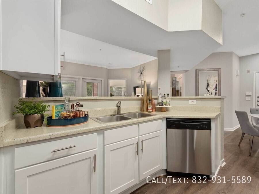 Apartment for rent at 773 Holmes Rd #AMC, Houston, TX 77045