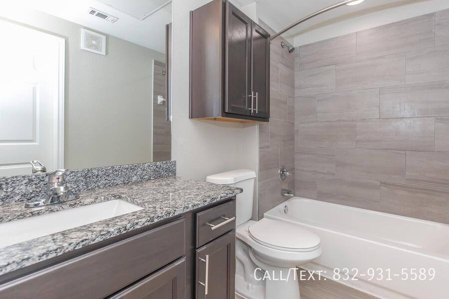 Apartment for rent at 12300 W Bellfort Ave #AAK, Stafford, TX 77477