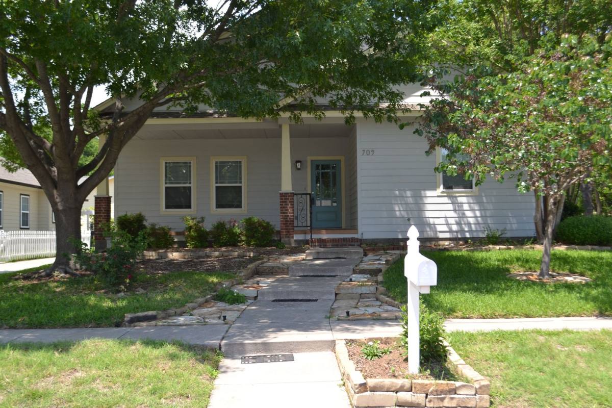 House for rent at 709 Roberts St, Denton, TX 76209
