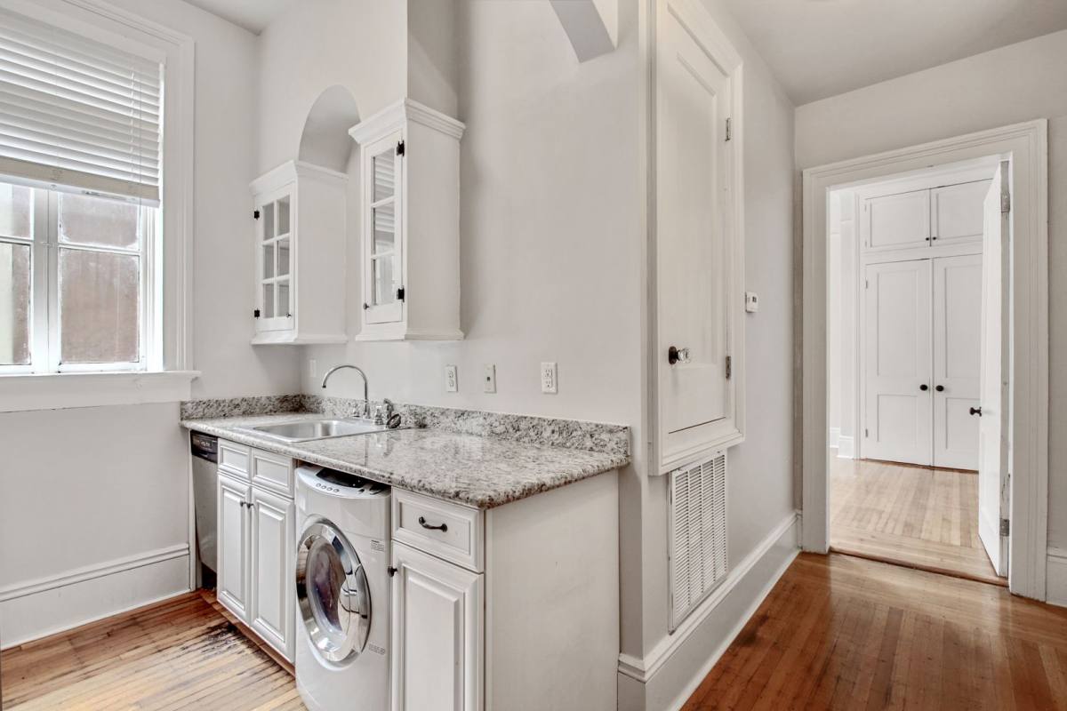 Apartment for rent at 4540 Canal St, New Orleans, LA 70119
