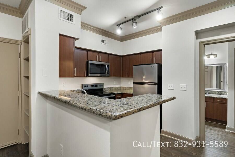 Apartment for rent at 8882 Westheimer Rd #RAEE2, Houston, TX 77063