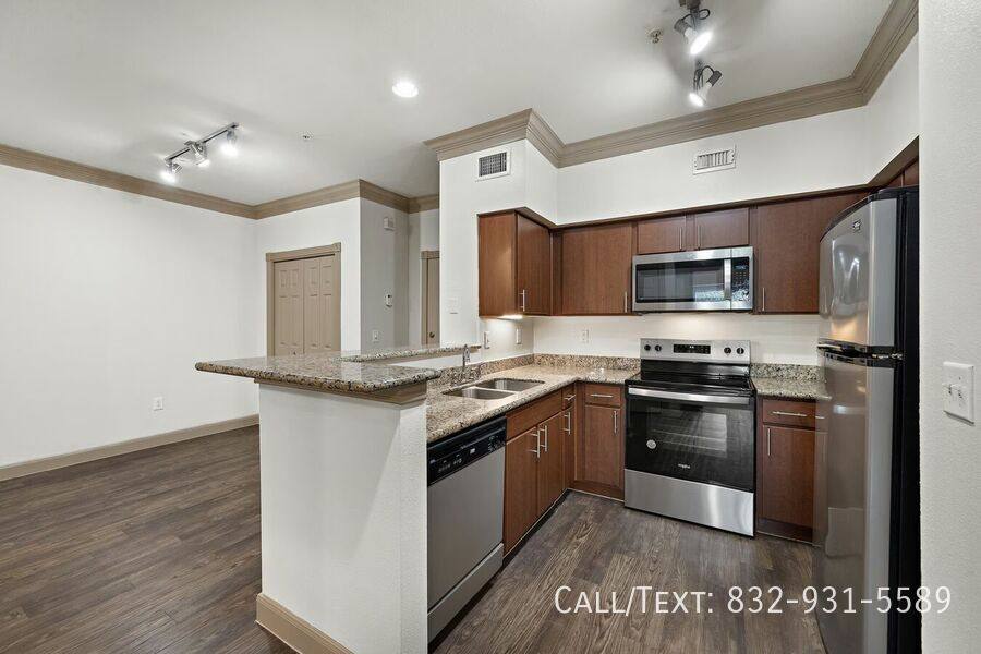 Apartment for rent at 8882 Westheimer Rd #RAEE2, Houston, TX 77063
