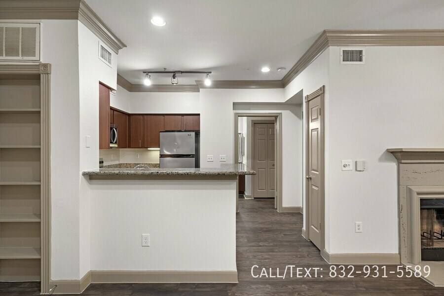 Apartment for rent at 8882 Westheimer Rd #RAEE2, Houston, TX 77063