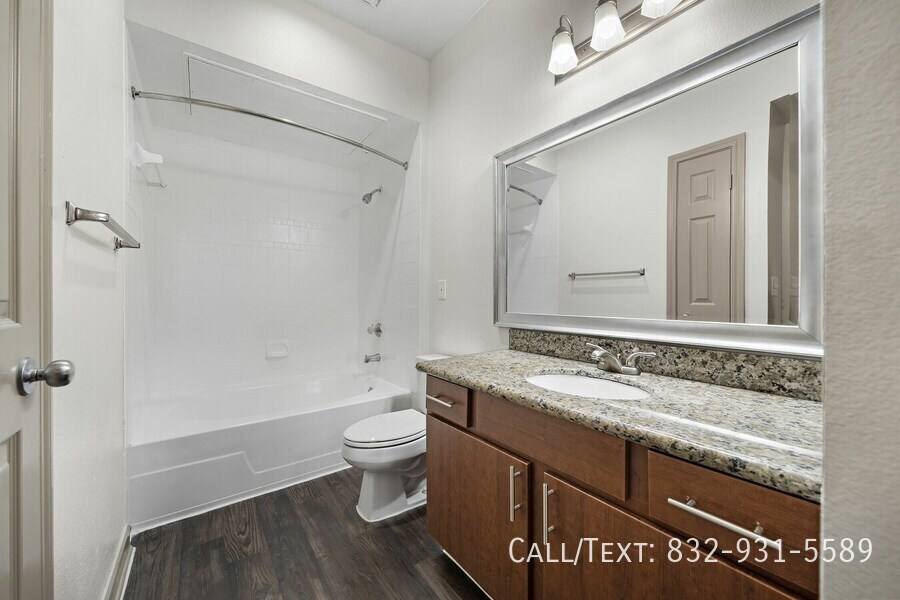 Apartment for rent at 8882 Westheimer Rd #RAEE2, Houston, TX 77063