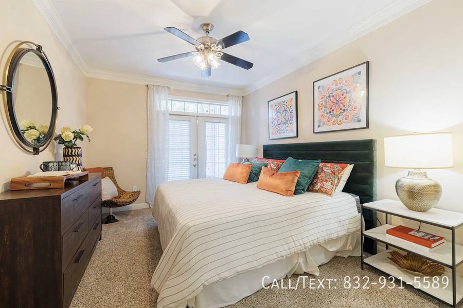 Apartment for rent at 1098 Town Place St #10WS, Houston, TX 77057