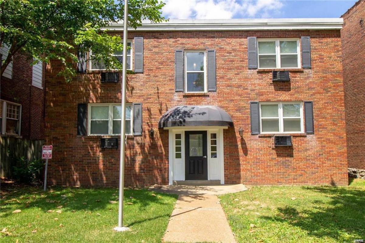 Apartment for rent at 5347-49 Arsenal St, Saint Louis, MO 63139