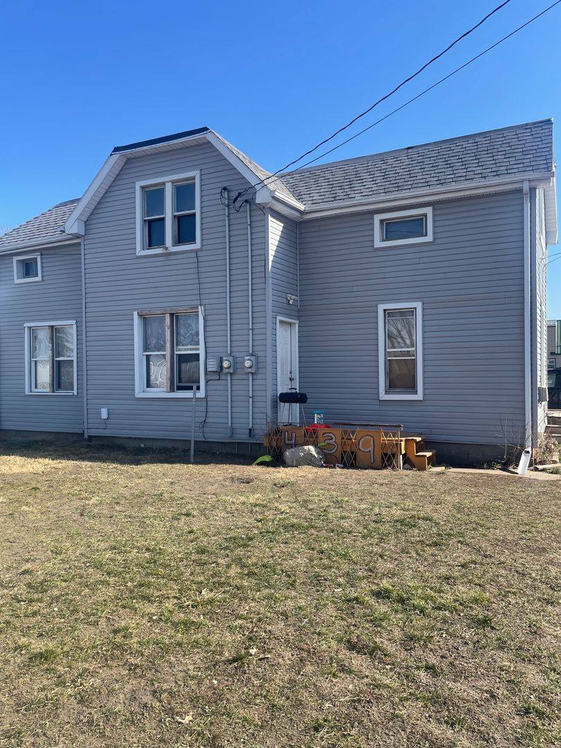 Apartment for rent at 439 Gladys, Waterloo, IA 50703