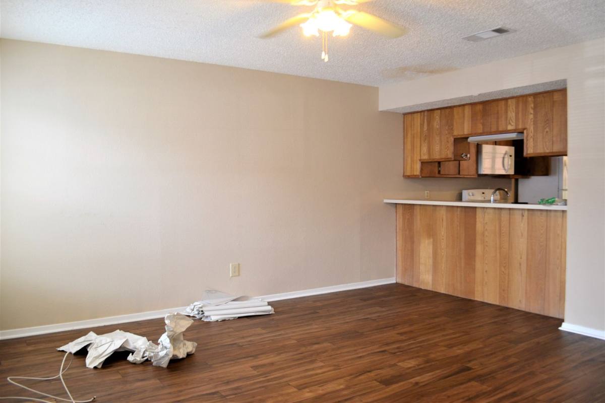 Townhouse for rent at 1251 Dallas Dr, Denton, TX 76205