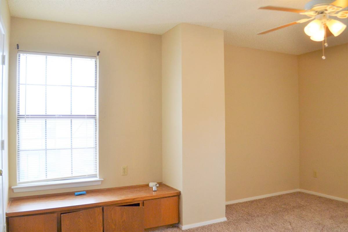 Townhouse for rent at 1251 Dallas Dr, Denton, TX 76205