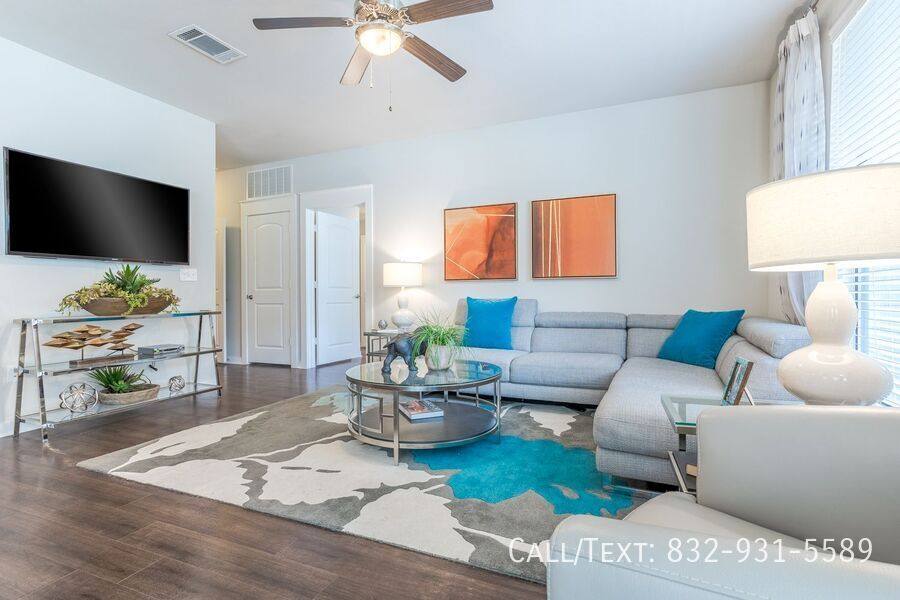 Apartment for rent at 9800 Cypresswood Dr #SMAS, Houston, TX 77070