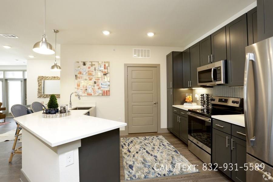 Apartment for rent at 14001 Horseshoe Bend #EAWL, Conroe, TX 77384