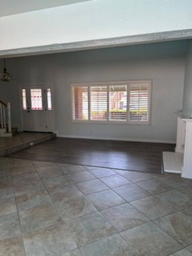 House for rent at 8591 Naples Dr, Huntington Beach, CA 92646