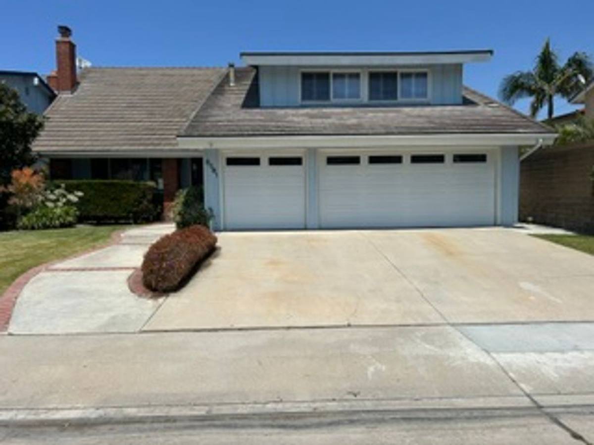 House for rent at 8591 Naples Dr, Huntington Beach, CA 92646
