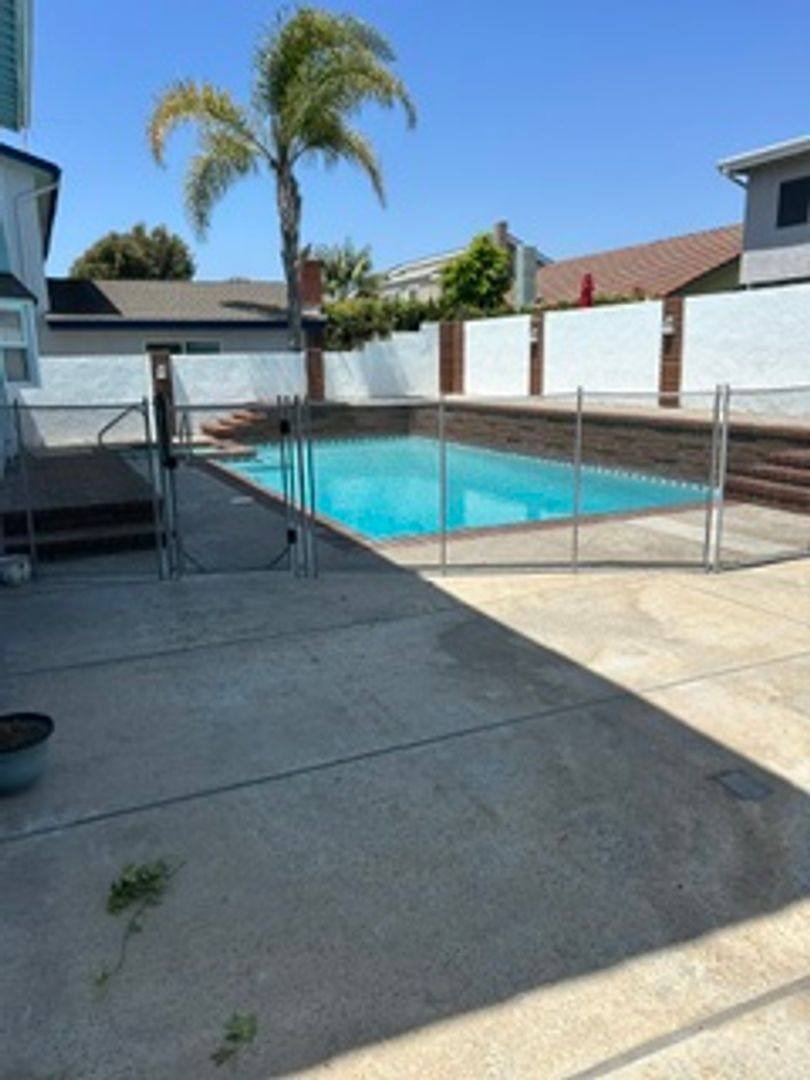 House for rent at 8591 Naples Dr, Huntington Beach, CA 92646