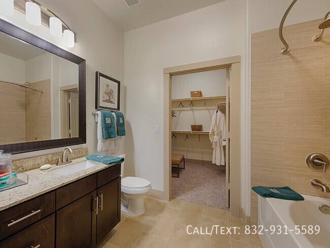 Apartment for rent at 2099 Travis St #B3A1, Houston, TX 77002