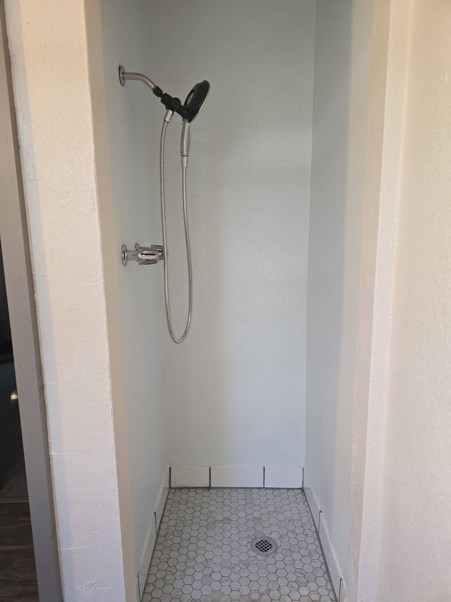 Apartment for rent at 1275 Rogue River Highway 7, Grants Pass, OR 97527
