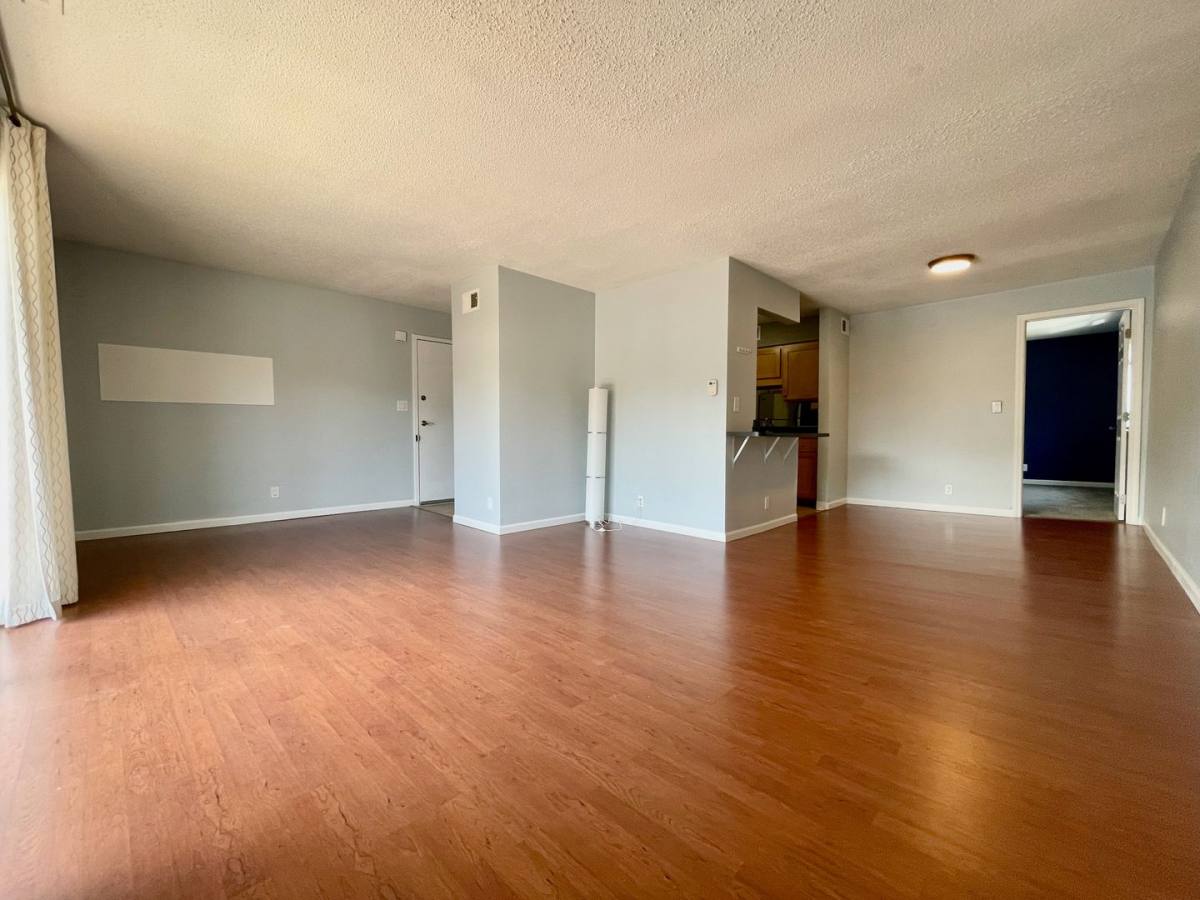 Condo for rent at 4147 Roanoke Rd, Kansas City, MO 64111