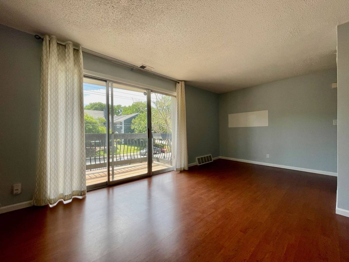 Condo for rent at 4147 Roanoke Rd, Kansas City, MO 64111