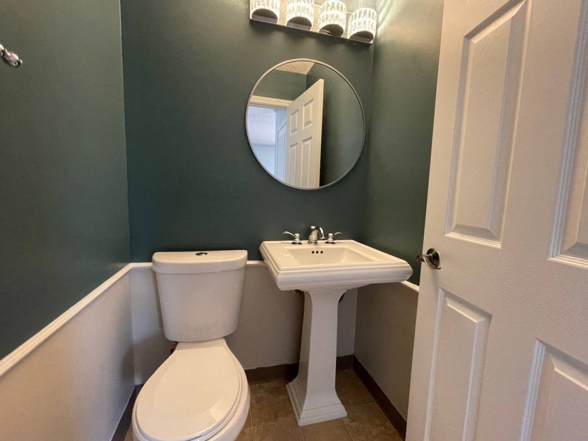 Condo for rent at 4147 Roanoke Rd, Kansas City, MO 64111